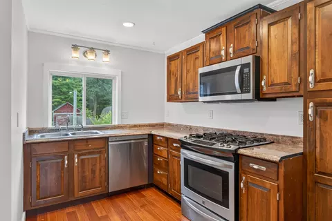 Kitchen - 2 Willow St, Proctor, VT 05765 photo 3 of 5