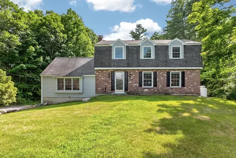 Exterior - 99 Stage Rd, Hampstead, NH 03841 photo 2 of 10