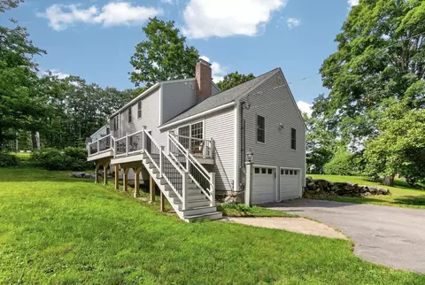 Exterior - 99 Stage Rd, Hampstead, NH 03841 photo 5 of 10