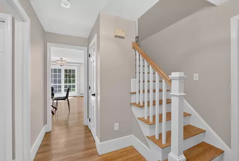 Entry Way - 99 Stage Rd, Hampstead, NH 03841 photo 2 of 4