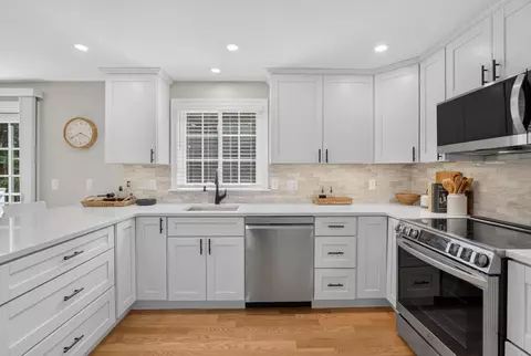 Kitchen - 99 Stage Rd, Hampstead, NH 03841 photo 1 of 5