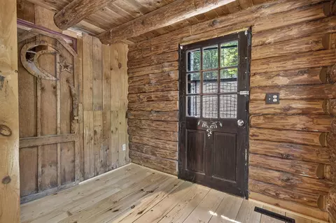Entry Way - 482 Bailey Rd, Washington, NH 03280 photo 7 of 9