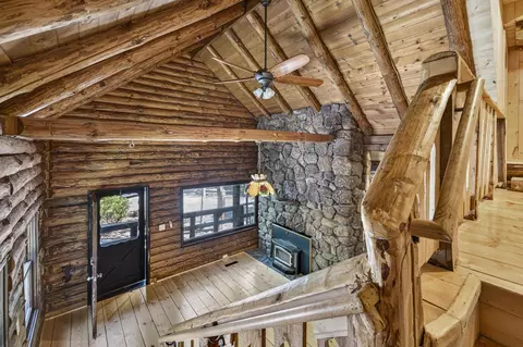 Entry Way - 482 Bailey Rd, Washington, NH 03280 photo 2 of 9