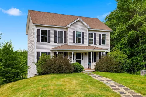 117 Holly Hill Farm Rd, Weare, NH 03281