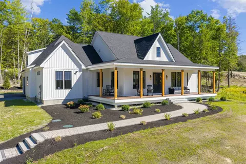 1 Jaytee Dr, Alton, NH 03809