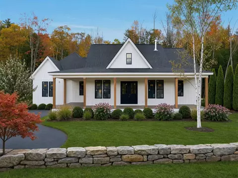 1 Jaytee Dr, Alton, NH 03809