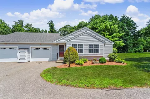 30 Rainbow Dr, Londonderry, NH 03053