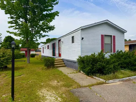 17 Day Lilly Ln, Rochester, NH 03868