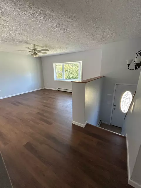 Living - 31 Hillside Dr, Williston, VT 05495 photo 2 of 3