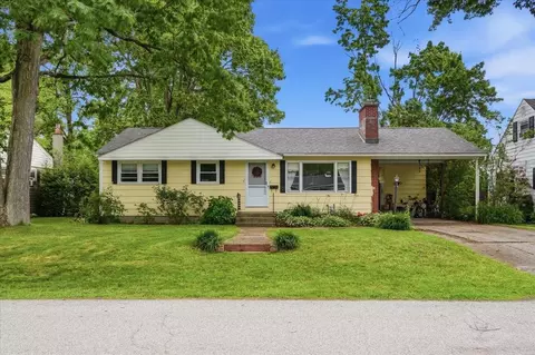 17 Rotunda Ave, Essex Junction, VT 05452
