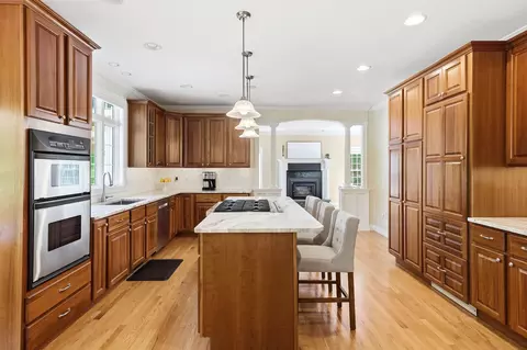 Kitchen - 5 Sherwood Rd, Windham, NH 03087 photo 4 of 7