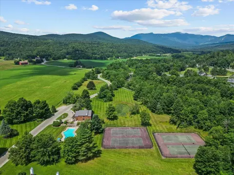 70 Field Rd #5, Stowe, VT 05672