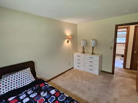 Bedroom - 90 Reardon Rd, Bethlehem, NH 03574 photo 9 of 9