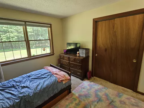 Bedroom - 90 Reardon Rd, Bethlehem, NH 03574 photo 7 of 9