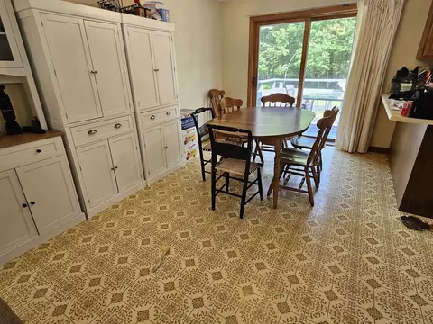 Dining - 90 Reardon Rd, Bethlehem, NH 03574 photo 1 of 2