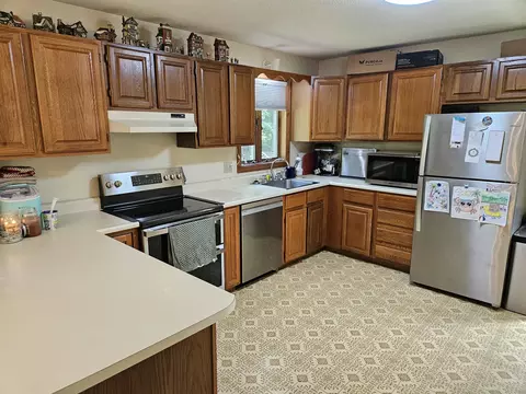 Kitchen - 90 Reardon Rd, Bethlehem, NH 03574 photo 1 of 4