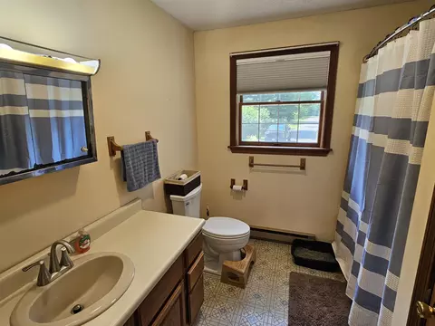 Bath - 90 Reardon Rd, Bethlehem, NH 03574 photo 5 of 7
