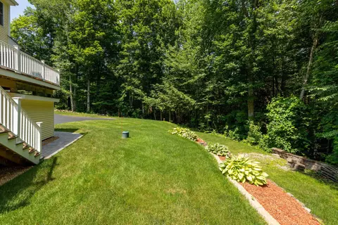 Exterior - 33 Cider St, Epping, NH 03042 photo 12 of 17