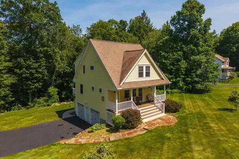 Exterior - 33 Cider St, Epping, NH 03042 photo 6 of 17