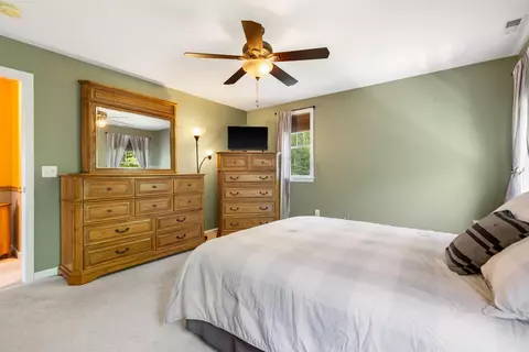 Bedroom - 33 Cider St, Epping, NH 03042 photo 3 of 5