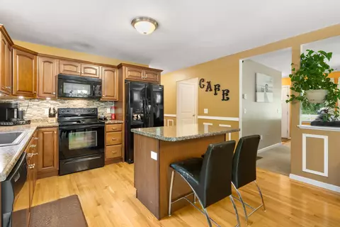 Kitchen - 33 Cider St, Epping, NH 03042 photo 1 of 3