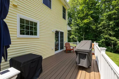 Exterior - 33 Cider St, Epping, NH 03042 photo 2 of 17