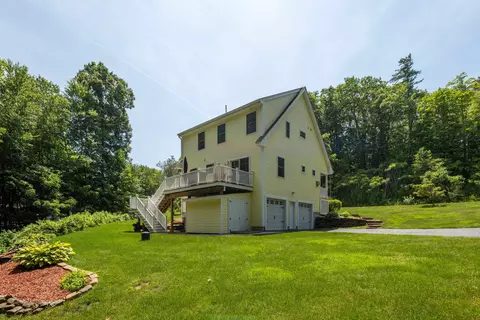 Exterior - 33 Cider St, Epping, NH 03042 photo 3 of 17