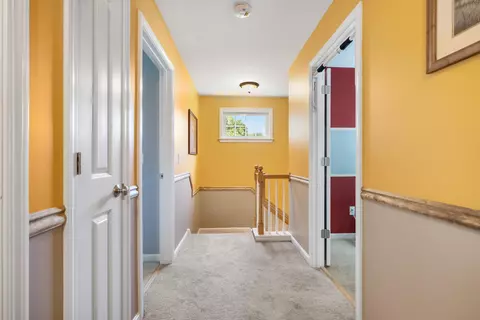 Entry Way - 33 Cider St, Epping, NH 03042 photo 4 of 5