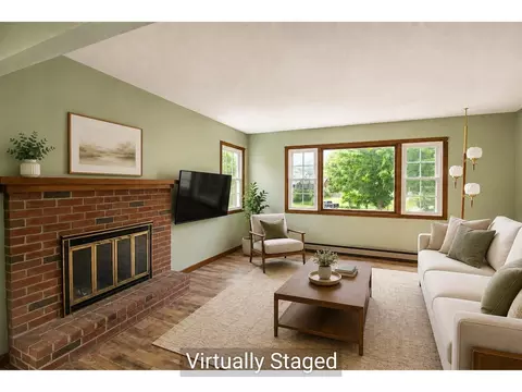 Living - 16 Pinehurst Dr, Jericho, VT 05465 photo 2 of 6