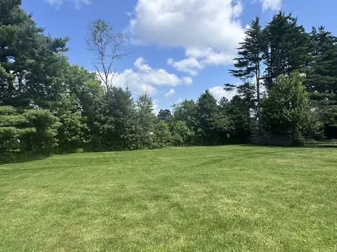 Exterior - 16 Pinehurst Dr, Jericho, VT 05465 photo 6 of 10