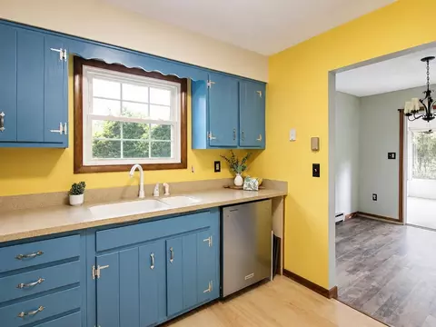 Kitchen - 16 Pinehurst Dr, Jericho, VT 05465 photo 2 of 2