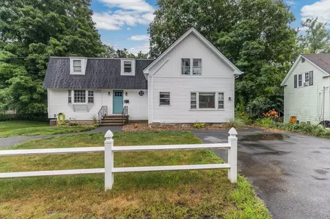 18 Brook St, Derry, NH 03038
