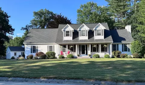 9 Taconic Dr, Amherst, NH 03031