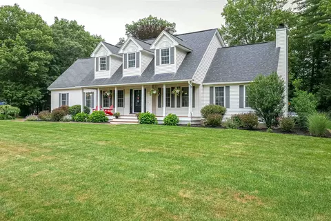 9 Taconic Dr, Amherst, NH 03031