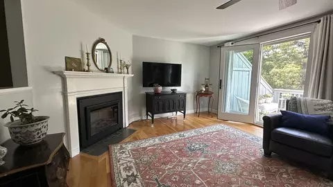 3 Governor Sq, Peterborough, NH 03458