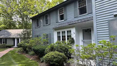 3 Governor Sq, Peterborough, NH 03458