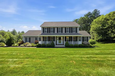 9 Conservation Dr, Merrimack, NH 03054