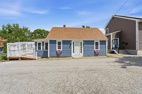 3 Creighton St, Newmarket, NH 03857