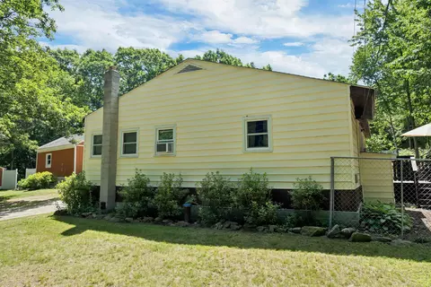 Exterior - 30 Roy Rd, Hooksett, NH 03106 photo 5 of 20