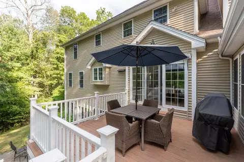 Exterior - 10 Poplar Rd, Windham, NH 03087 photo 3 of 7