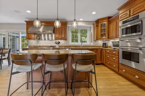 Kitchen - 10 Poplar Rd, Windham, NH 03087 photo 4 of 6