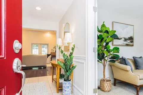 Entry Way - 75 Olde Bridge Ln, Epping, NH 03042 photo 1 of 4