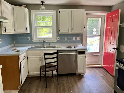 Kitchen - 955 Route 3-a Rte, Bow, NH 03304 photo 2 of 3