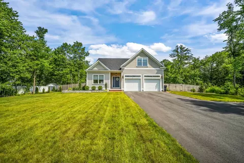 71 Signature Dr, Barrington, NH 03825