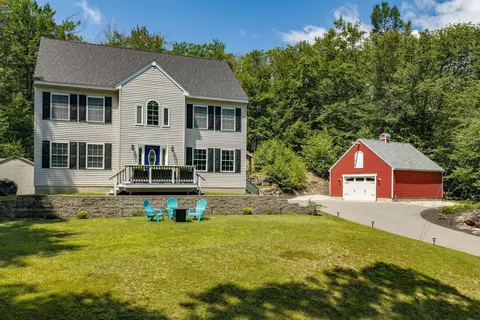 8 Lancelot Rd, Farmington, NH 03835