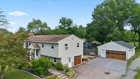 126 Heritage Ln, Colchester, VT 05446