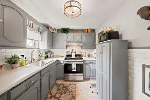Kitchen - 23 Lake Tarleton Rd, Warren, NH 03279 photo 2 of 3