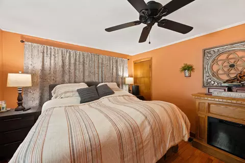 Bedroom - 23 Lake Tarleton Rd, Warren, NH 03279 photo 8 of 9