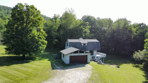 953 Lincoln Gap Rd, Warren, VT 05674