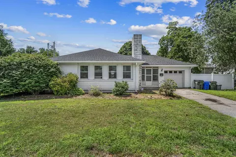 222 Calef Rd, Manchester, NH 03103